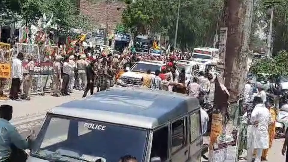 Farmers surrounded BJP candidate Rana Gurmeet Sodhi in Jalalabad