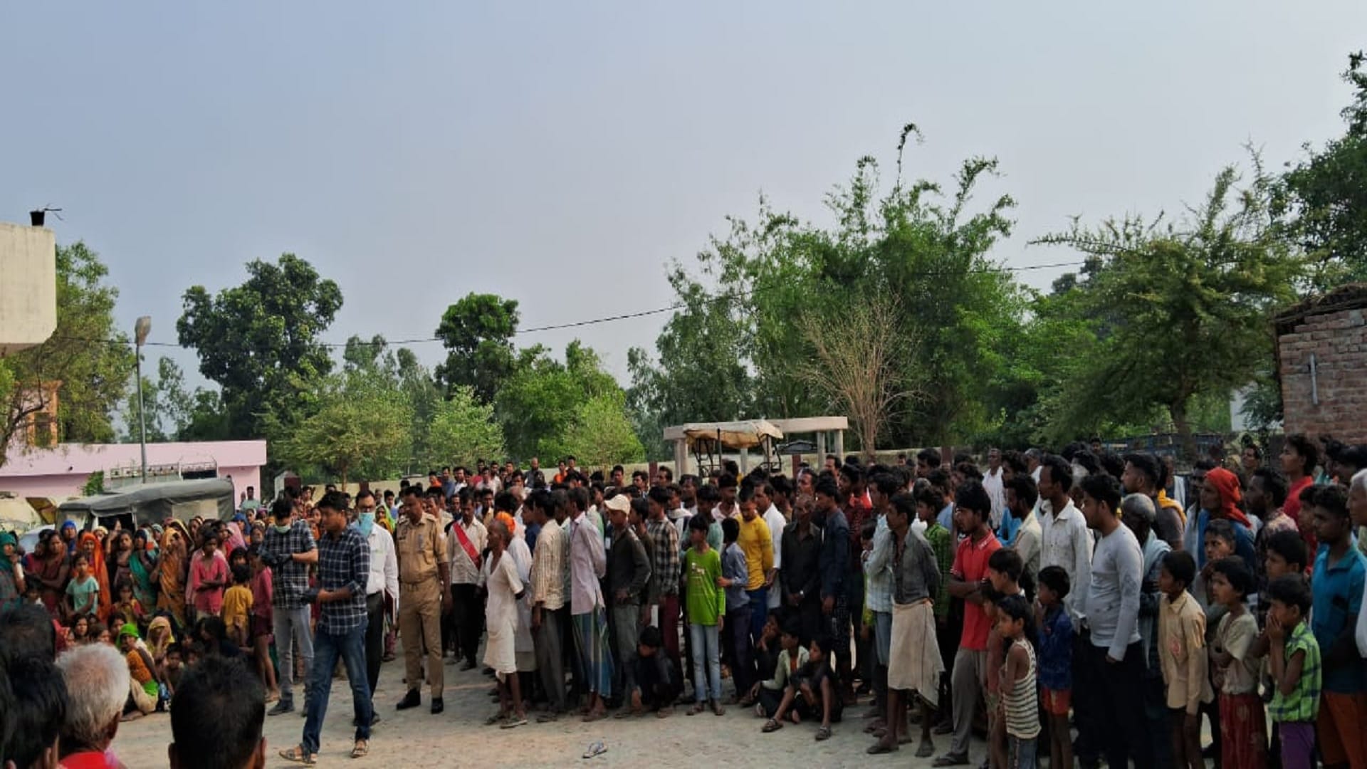 Sitapur Crime Incident Explained Man Kills Mother, Wife, Children And Then Shot Himself