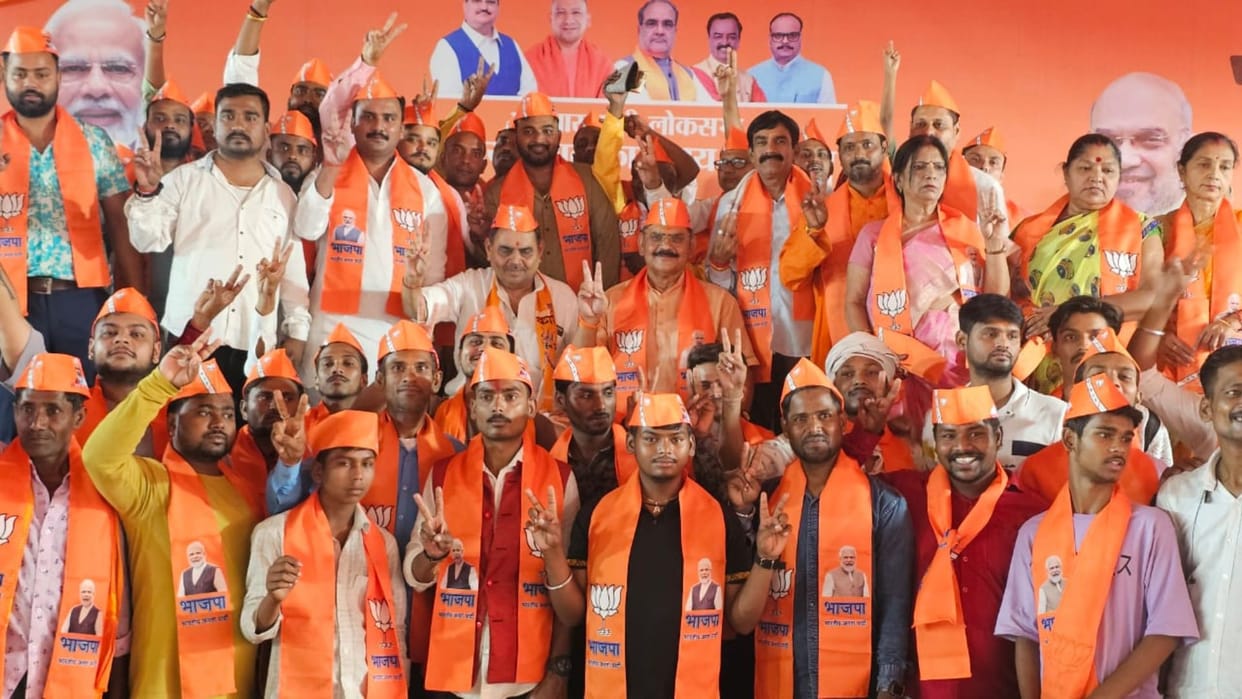 Samajwadi Party, Congress, AAP and Shiv Sena workers join BJP in varanasi