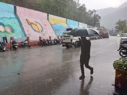 Uttarakhand Weather changed Today heavy rain and hailstorm in Uttarkashi Yellow Alert for Strong Winds