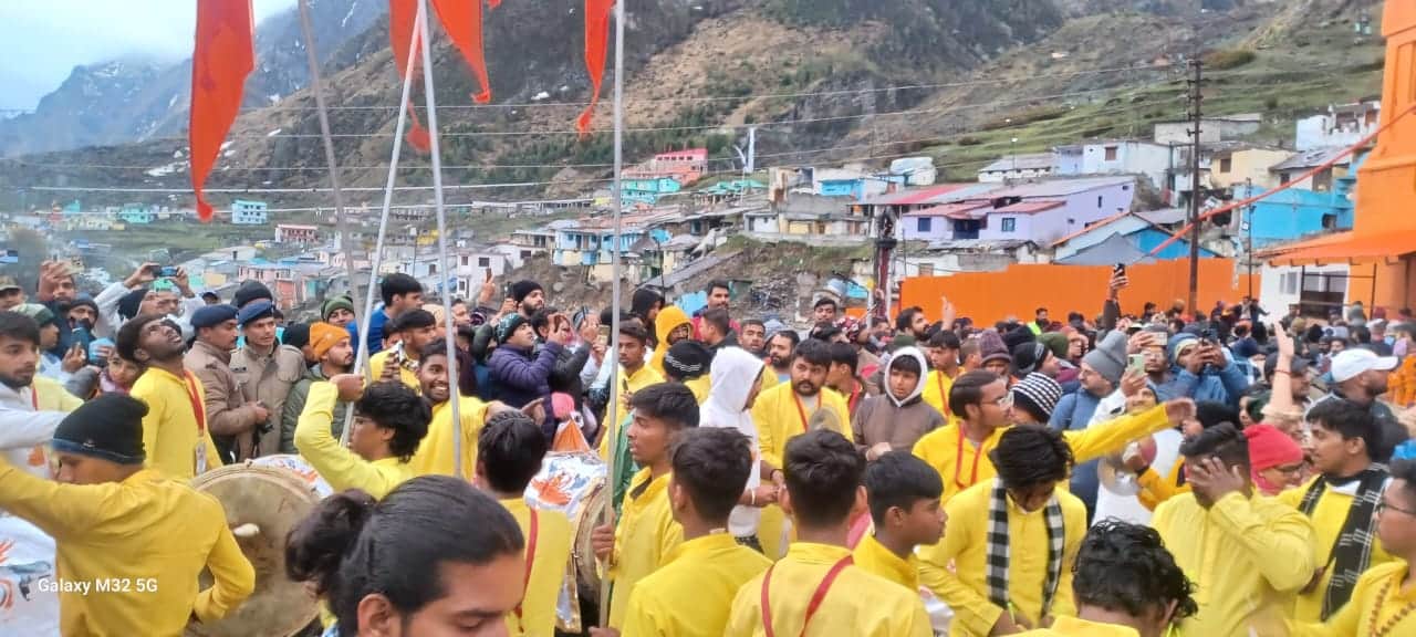 Badrinath Dham door Opening 2024 Miracle happened with Lord badrinath Idol auspicious sign for India