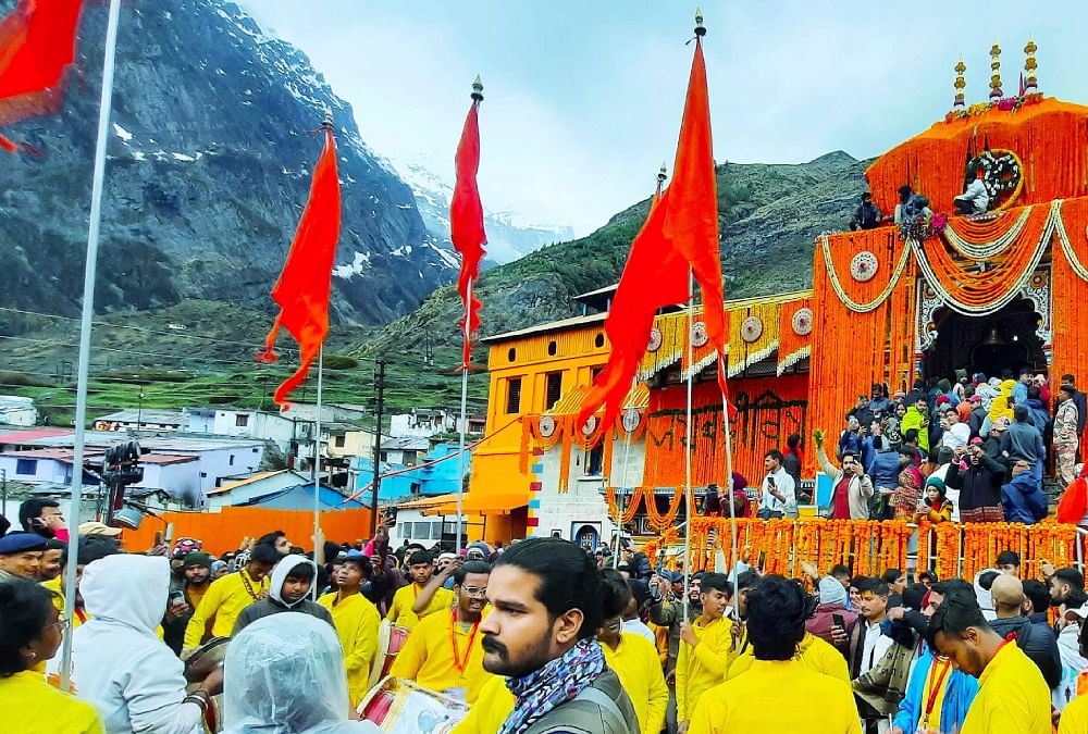 Badrinath Dham Door Opening 2024 Miracle Happened With Lord Badrinath ...