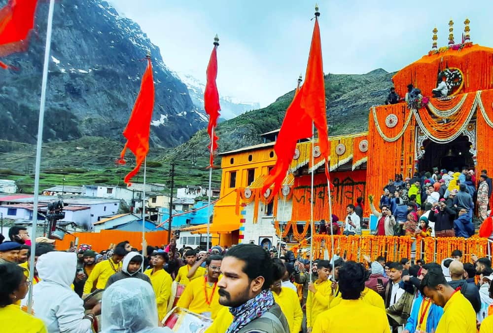 Badrinath Dham door Opening 2024 Miracle happened with Lord badrinath Idol auspicious sign for India