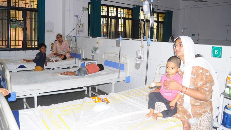 Amroha: 98 fever patients, 38 diarrhea patients found in Amroha, 106 admitted in district hospital