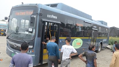 Delhi: 300 e-buses will be audited after the fire incident.