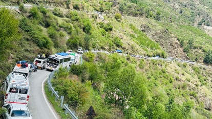 Gangotri Highway Long Traffic Jam of vehicles in Sukki tourists worried Uttarakhand News in Hindi