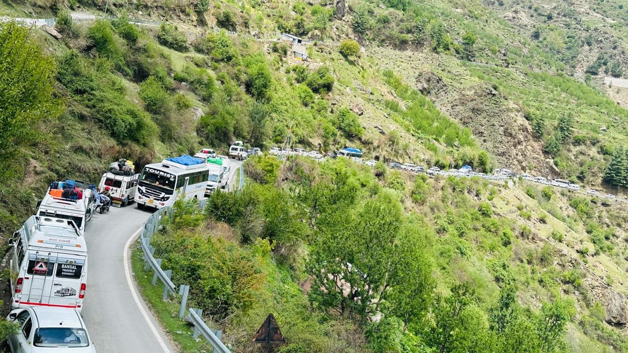 Chardham Yatra 2025 pilgrims will have to face problems on Gangotri and Yamunotri highway