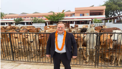 French diplomat Laurent Triponne visited Gorakhnath temple in Gorakhpur.