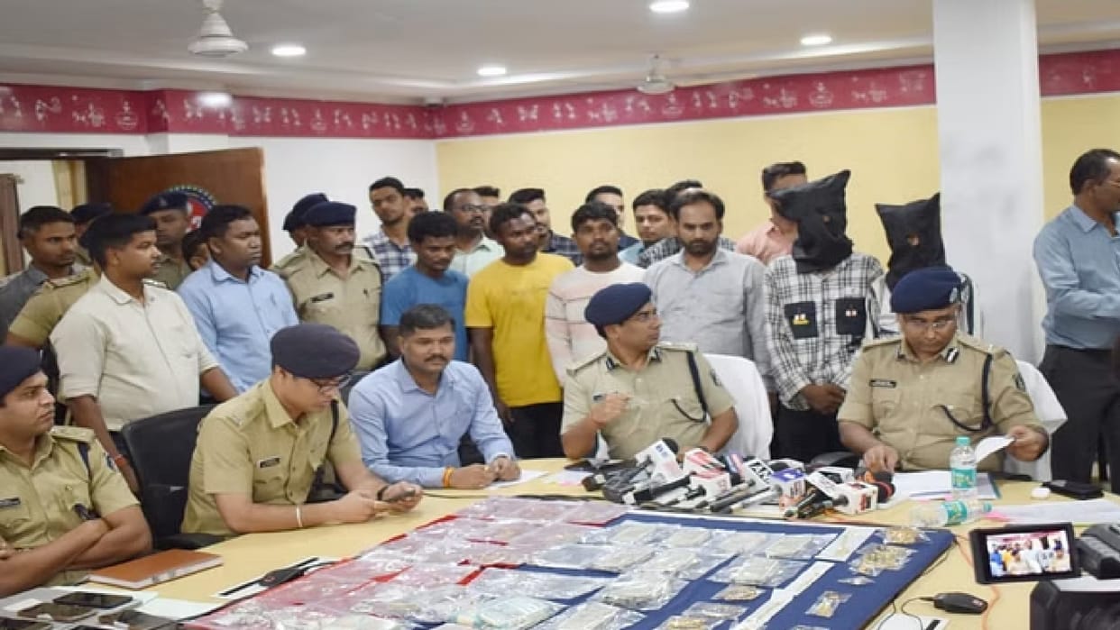 Raipur: 9 accused including 3 inter-state arrested, cash and goods worth Rs 60 lakh seized