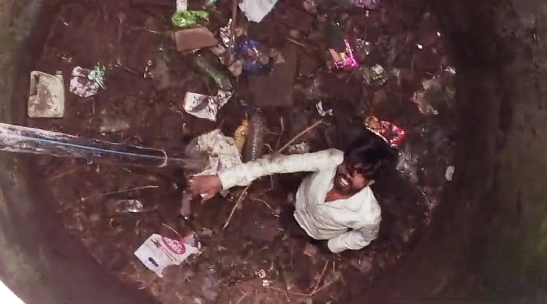 baghpat man fell into well while peeing , kept asking for help all night long, saved by villagers