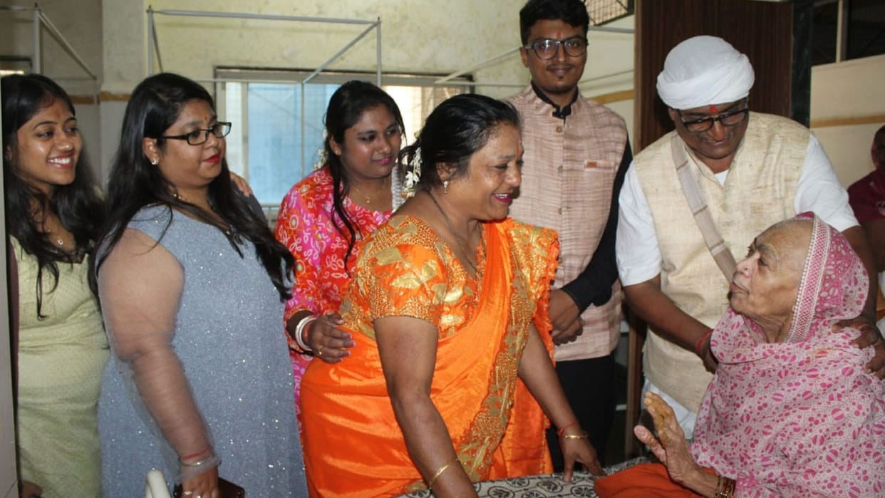 Kanta Maa became support to the disabled children of Sevadham in Ujjain.