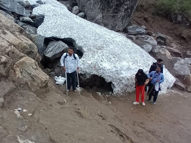 Chardham Yatra 2024 Kedarnath Dham 16 km walking route tests Pilgrims Very Tough Route Photos