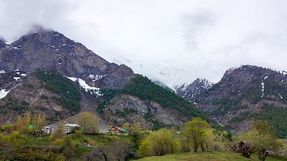 HP Weather Update Cloud burst in Kinnaur snowfall in Rohtang hailstorm in Kullu