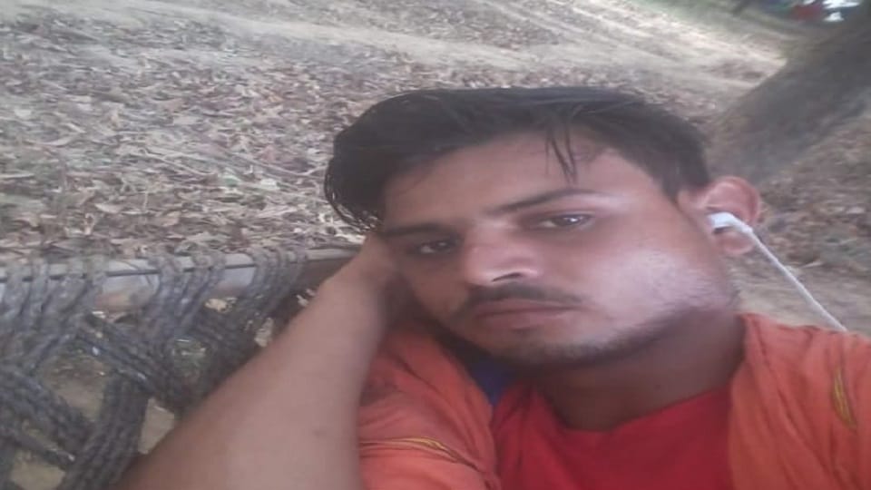 Bike riding youth dies after colliding with tractor trolley