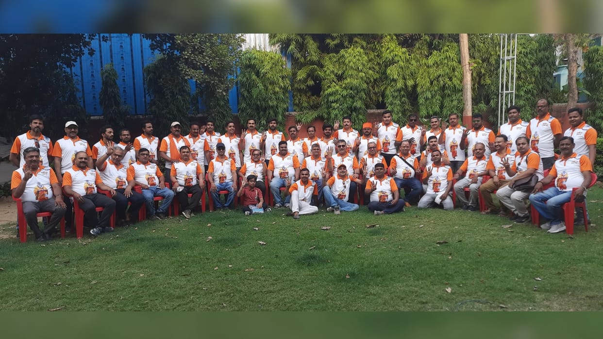 Hum hai Modi ka parivar team participate in prime minister road show in Varanasi