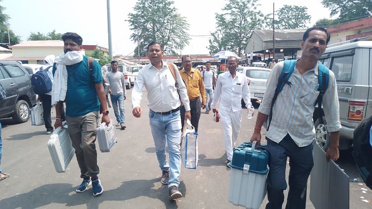 लोकसभा चुनाव 2024: लखीमपुर में पोलिंग पार्टियों की रवानगी शुरू, खीरी और धौरहरा सीट पर मतदान कल