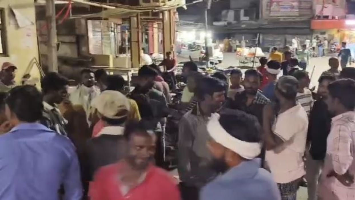 Alwar News: Salaries not paid, sanitation workers protested, warned of strike
