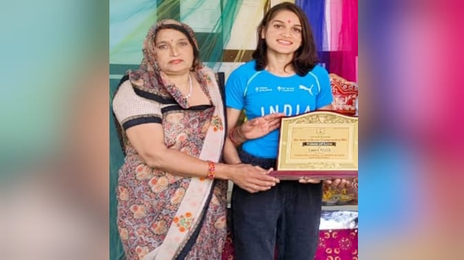 Mothers Day Special: Mother spread wings of trust and Tanvi flew, made international recognition in Dubai