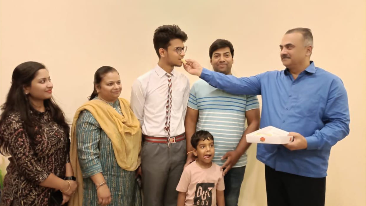 Gorakhpur's Agastya Chaudhary 10th and Sakshi Singh 10th got the highest marks in CBSE board exam.
