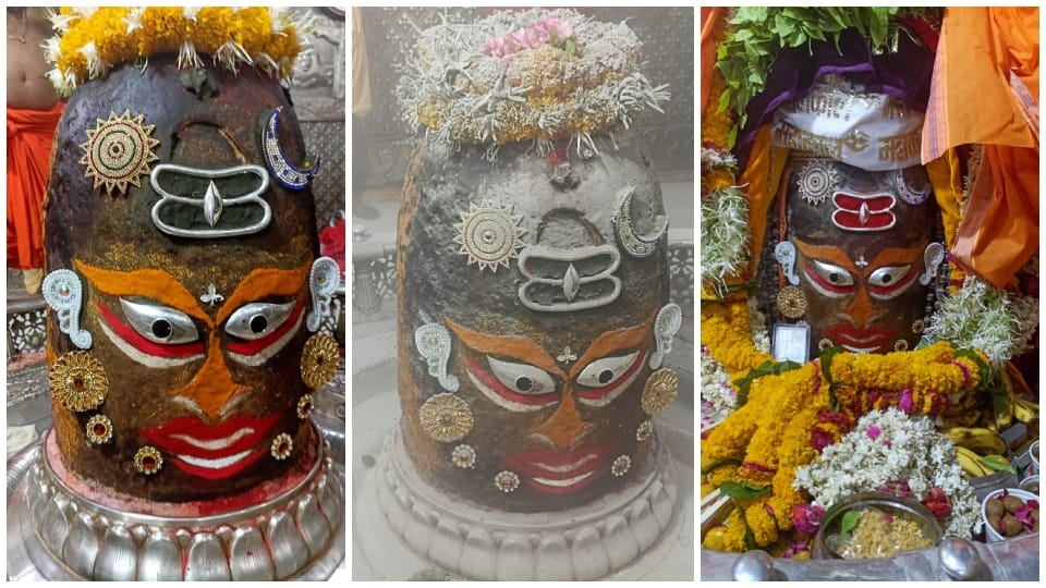 ujjain news : Baba Mahakal decorated with Sun, Moon, Tripund and Bilva leaves in Bhasmarti