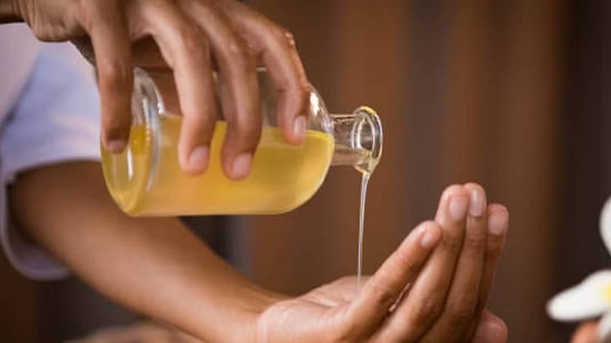 SEA report palm and soy oil imports one year high Indonesia Malaysia reserves to decrease