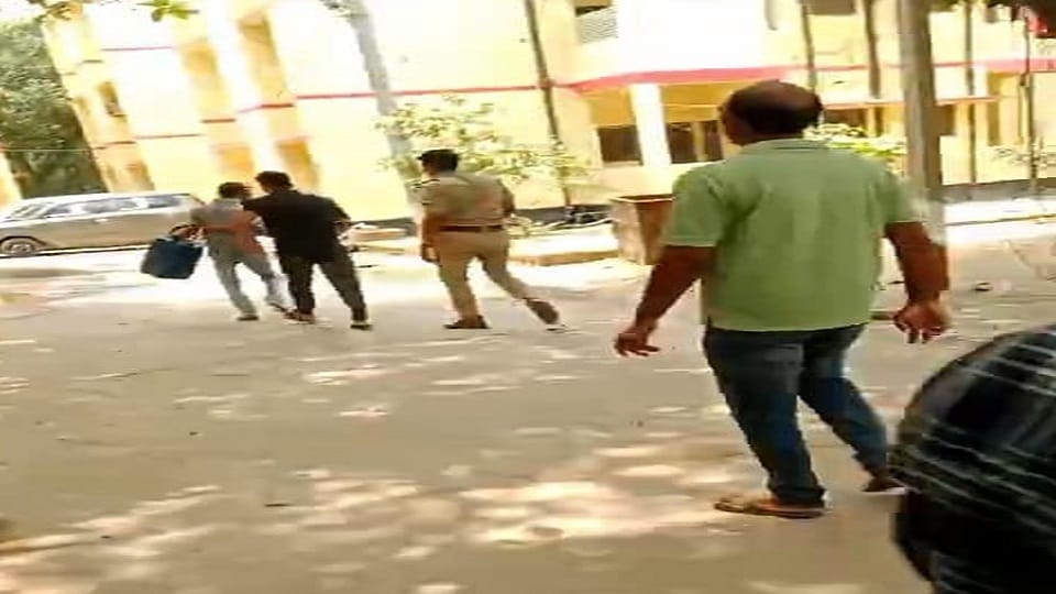 police did not listen to the victim, he poured diesel on himself.