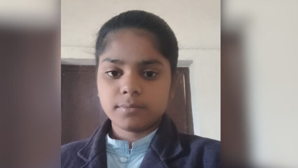 girl student dies after hit by bus in jaunpur