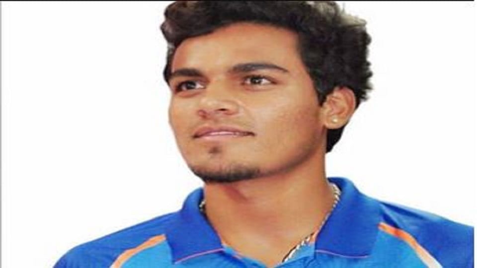 International cricketer Rahul Chahar father cheated builder did not register after taking money
