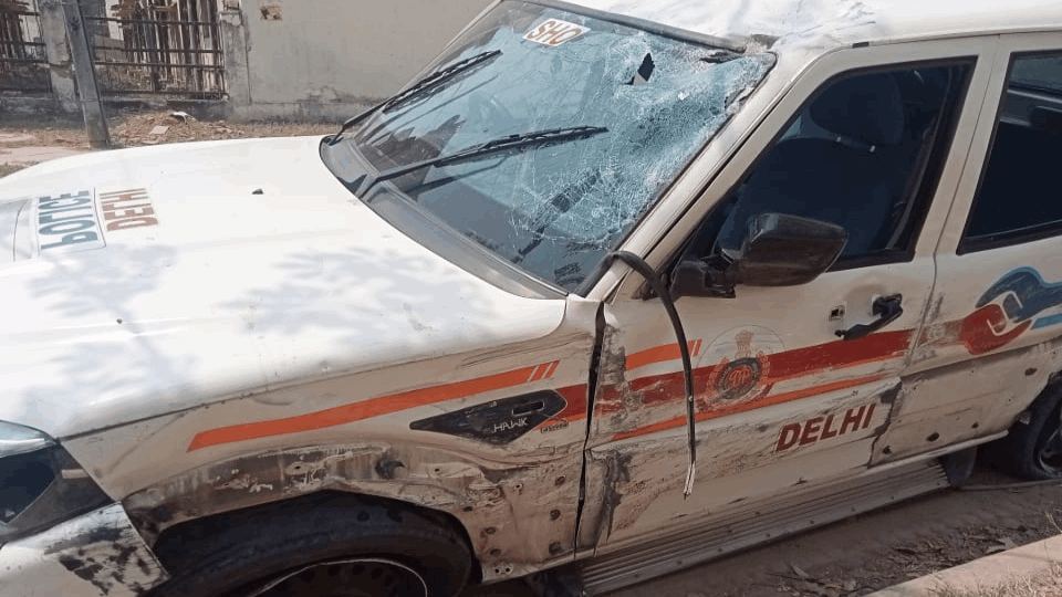 Delhi Police constable arrested after vehicle crashes old man to death