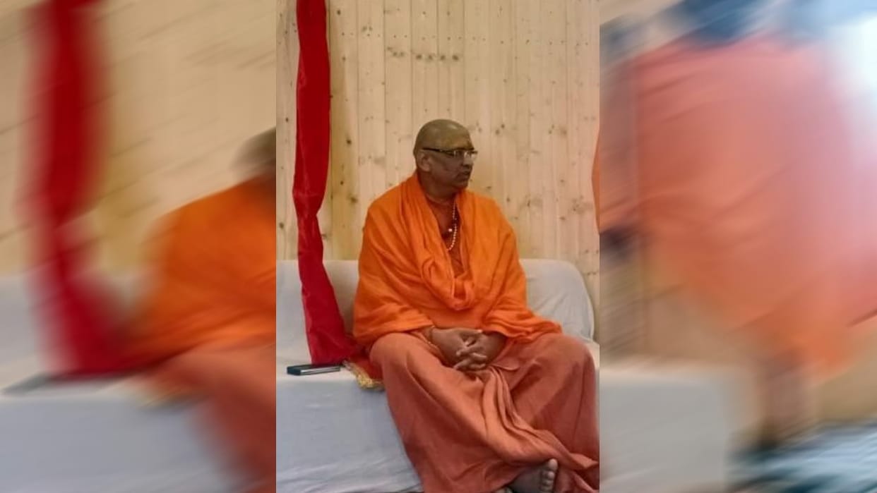 Swami Pragyananand claims that he is the Shankaracharya of Jyotish Peeth and Dwarka Peeth Joshimath Chamoli