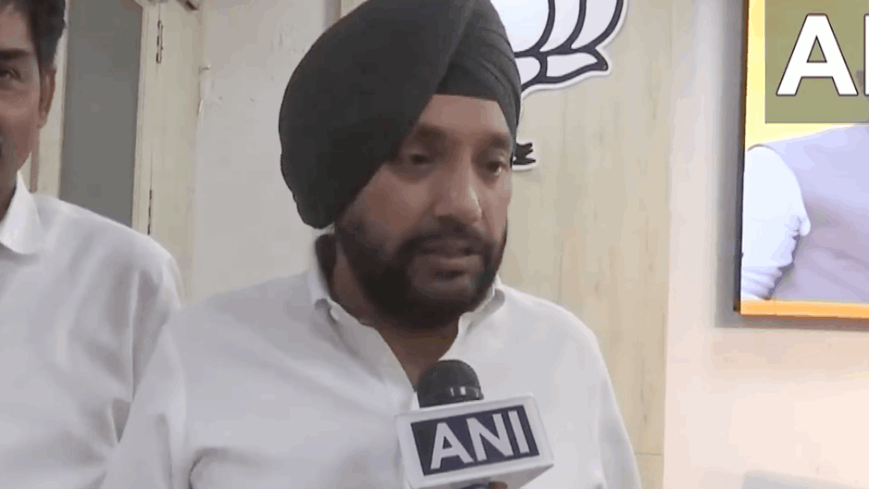 Arvinder Singh Lovely targeted CM Kejriwal on Swati Maliwal assault case