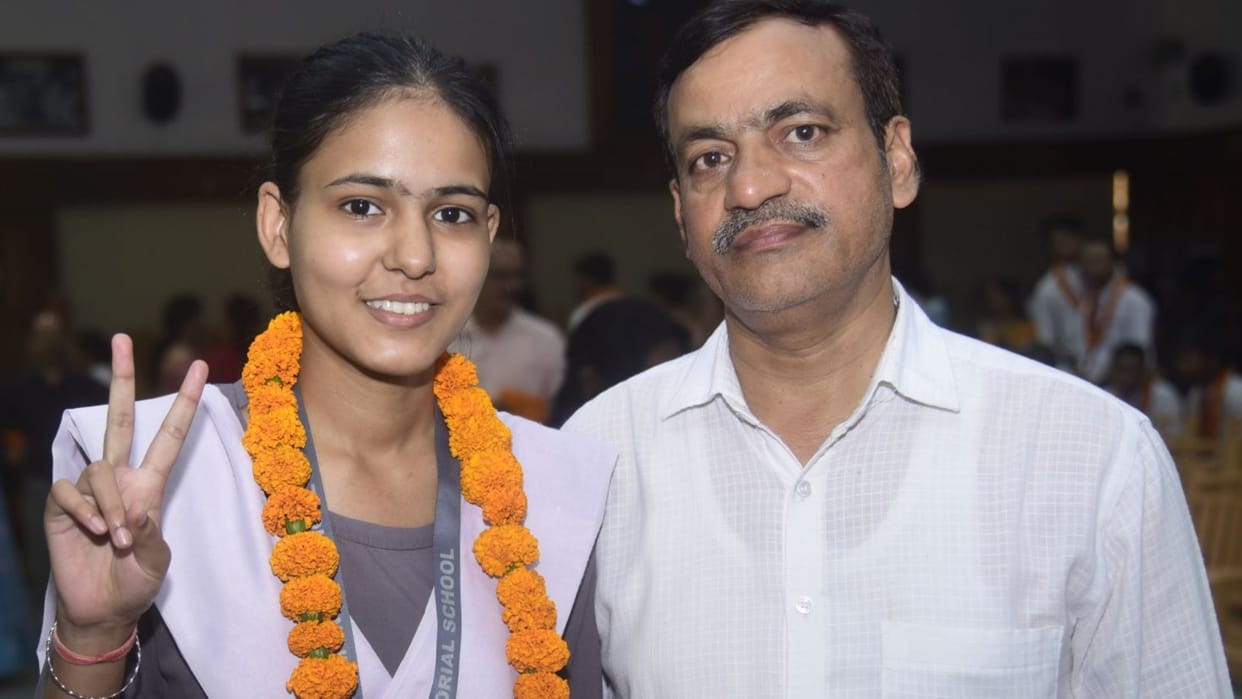 CBSE Result: Arti Yadav gets 98.6 percent marks in 12th examination.