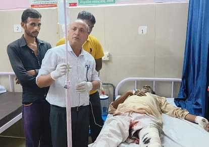 अस्पताल में घायलों का चल रहा उपचार