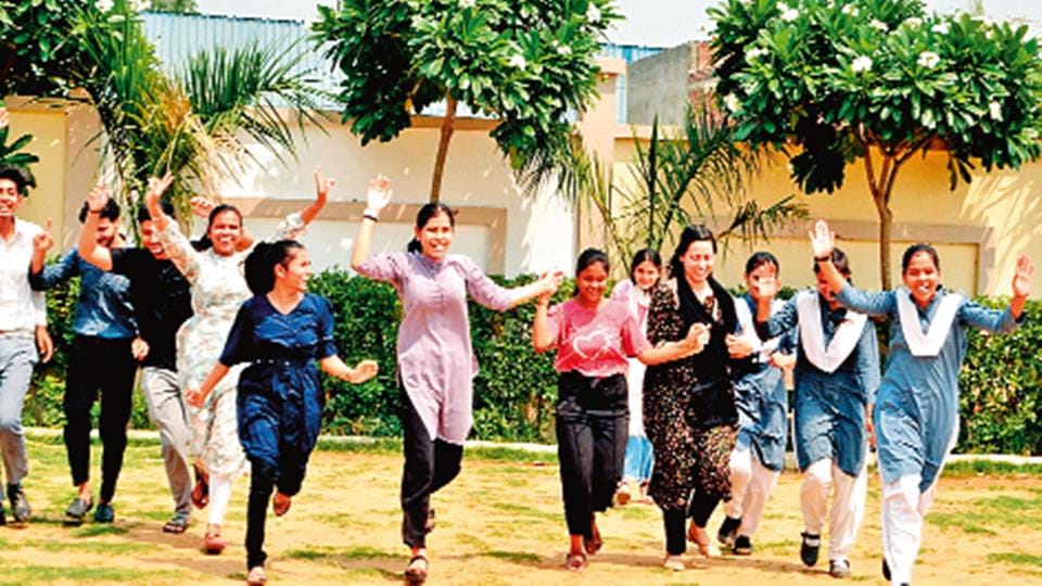 Experts will give tips to stay stress free on toll free number