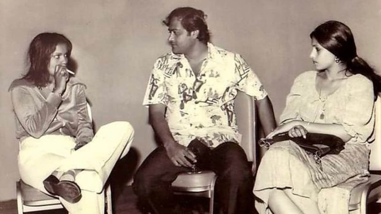 Zeenat Aman shares a throwback pictures with Dimple kapadia Know why she praises actress shares a note