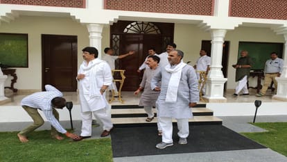 Pratapgarh  Union Ministers Sanjeev Balyan and Vinod Sonkar meet Rajabhaiya