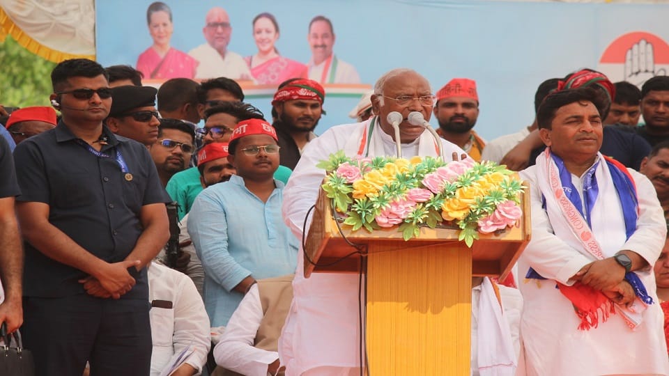 Congress President Kharge said in Maharajganj Our fight is not with Modi Yogi this fight is between two ideolo