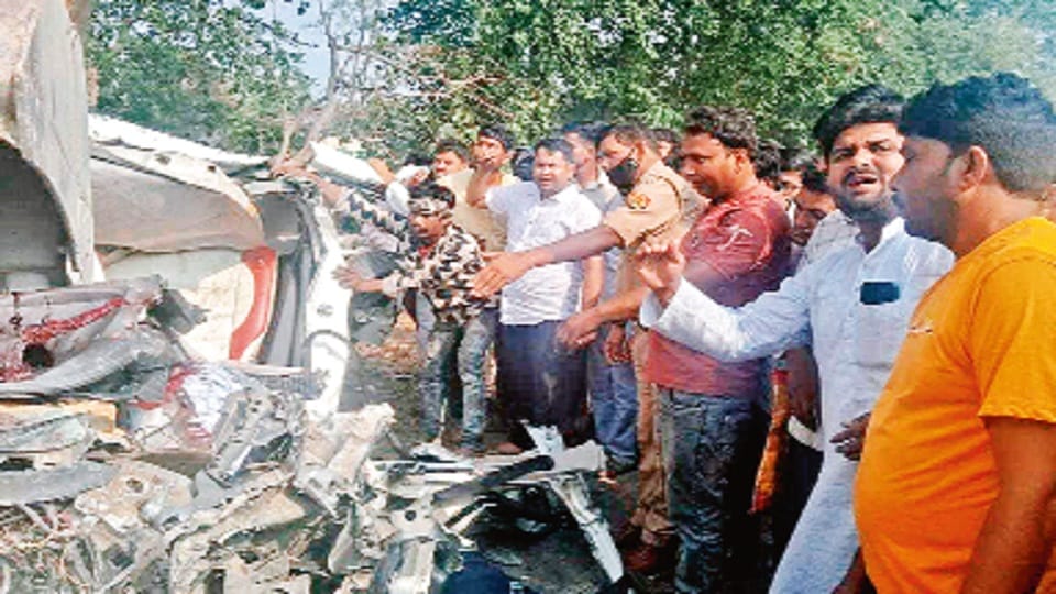Kundarki Accident: Airbags of car did not open at time of accident, dead bodies remained trapped for one hours