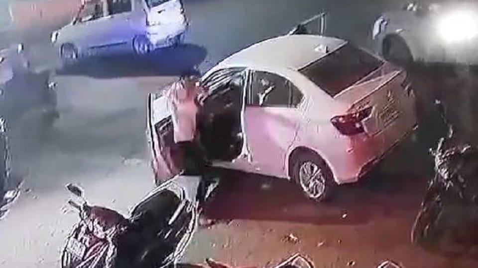 Property dealer beaten with baseball bat in Shastripuram kept screaming people saved his life