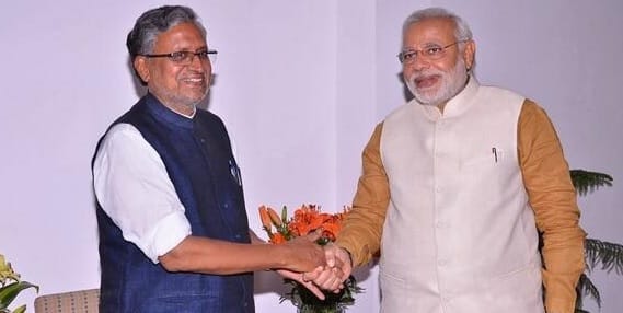 पीएम मोदी ने सुशील मोदी के साथ यह तस्वीर शेयर की।