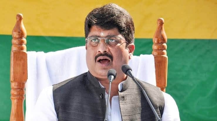 Raja Bhaiya and his father Uday Pratap placed under house arrest; administration took the step in the interest