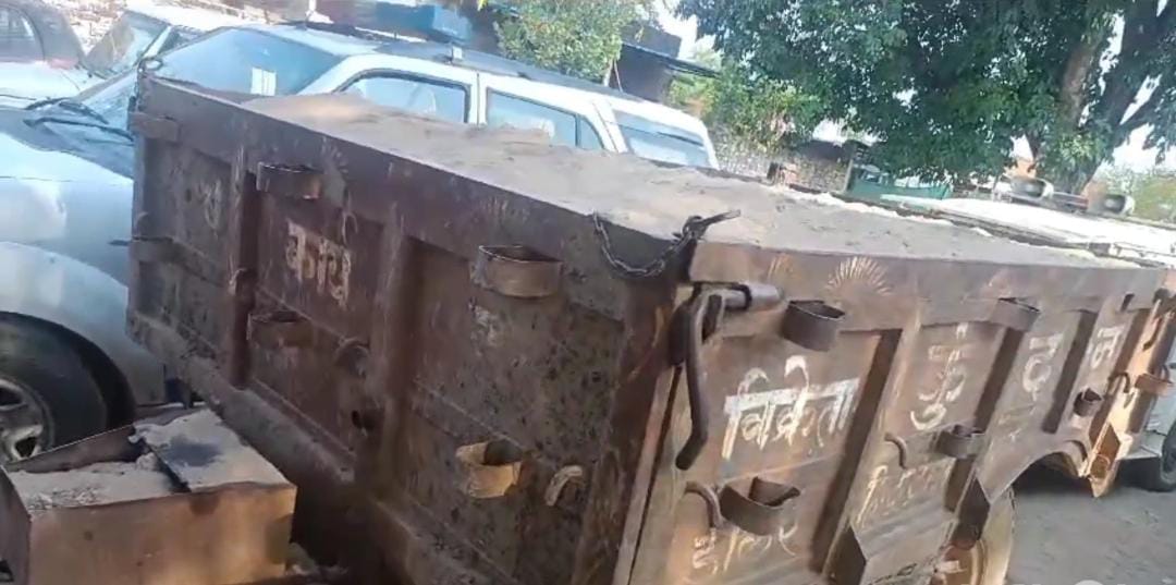 Shahdol: Even after the death of two government employees, illegal mining continues unabated