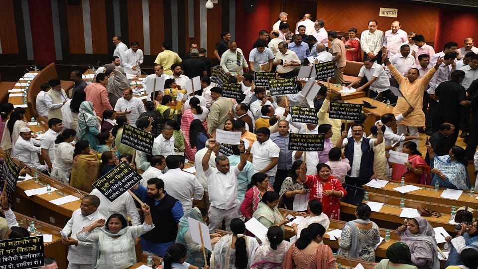 Delhi: Uproar in the House over demand for justice to Maliwal