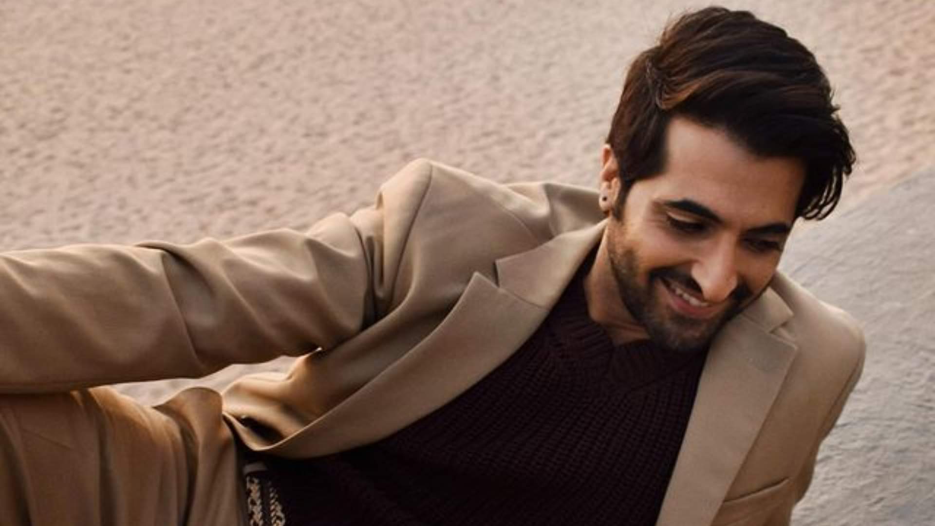 The Broken News 2 Akshay Oberoi is ready to give scenes without clothes says justice be done to character