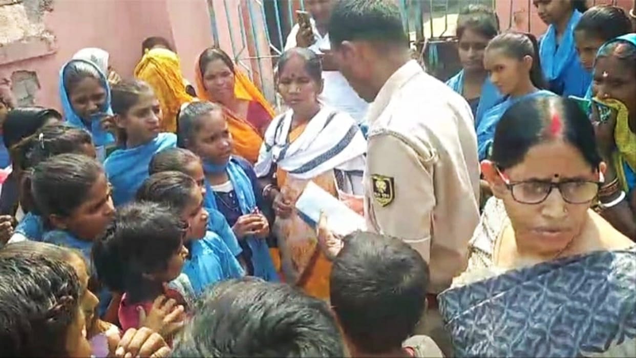 Bihar: Angry students locked school due to not getting TC in Nawada; BEO suspended former in-charge