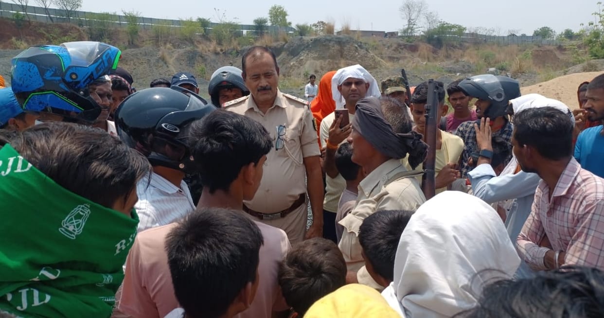 Bihar News: 10th class student missing in Gaya; Bag and slippers found near the hill; police investigating