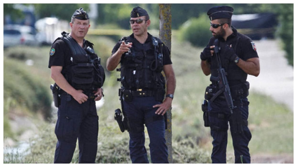 france armed men ambush prison convoy to free inmate killed two guards