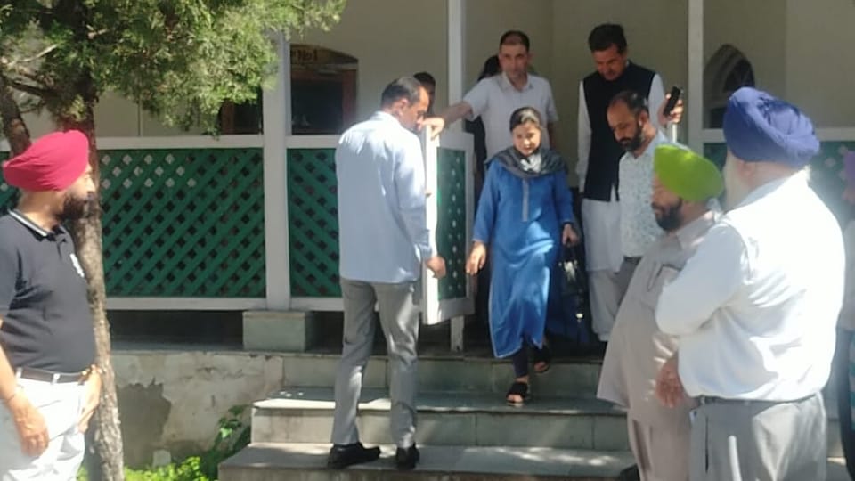Lok Sabha Election : Iltija mufti reache Poonch to campaign for Mehbooba Mufti anantnag rajouri election