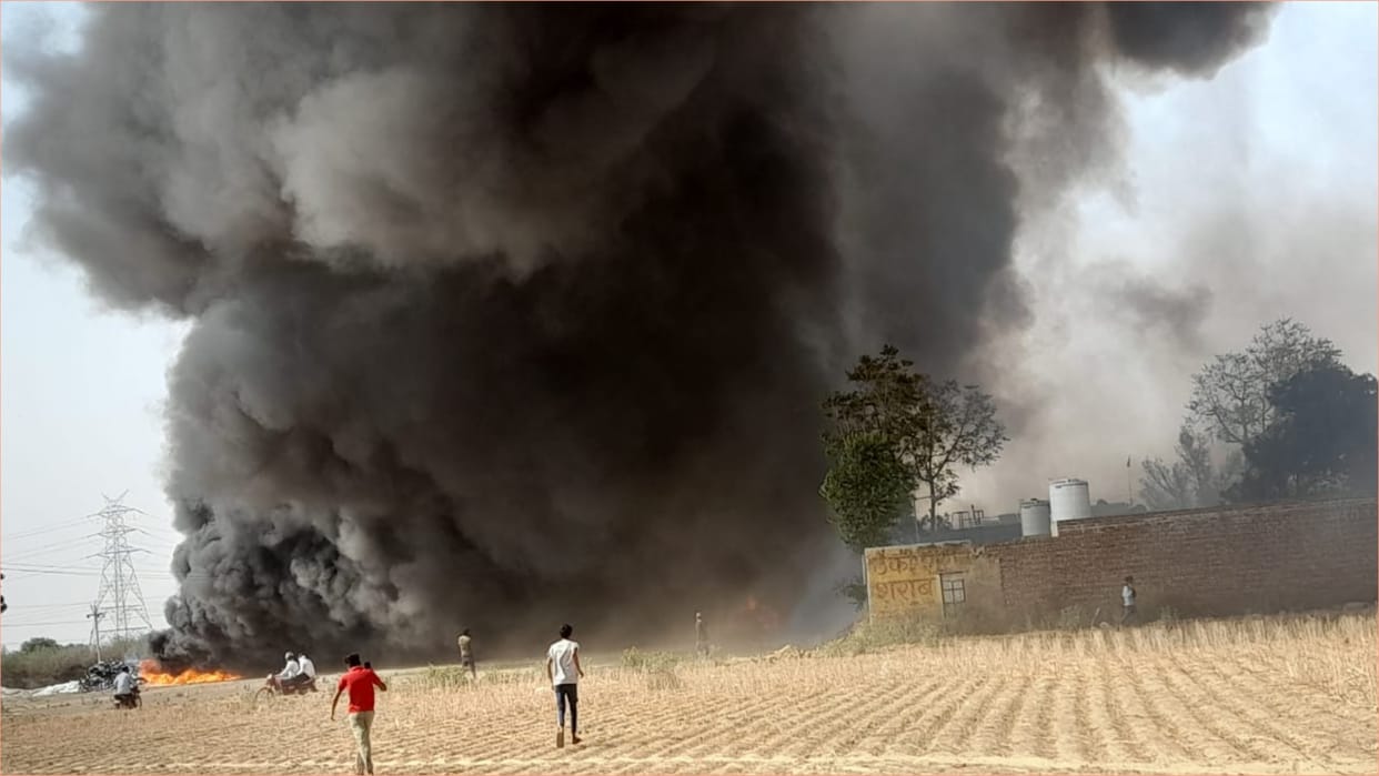 Rewari: Fire broke out in a scrap warehouse near Suthani