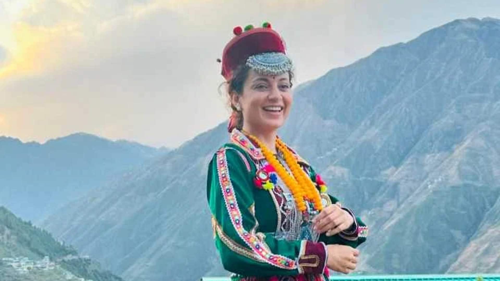 BJP leader kangana ranaut to sell her mumbai Bungalow for 40 crore rupees her office Faced Demolition reports